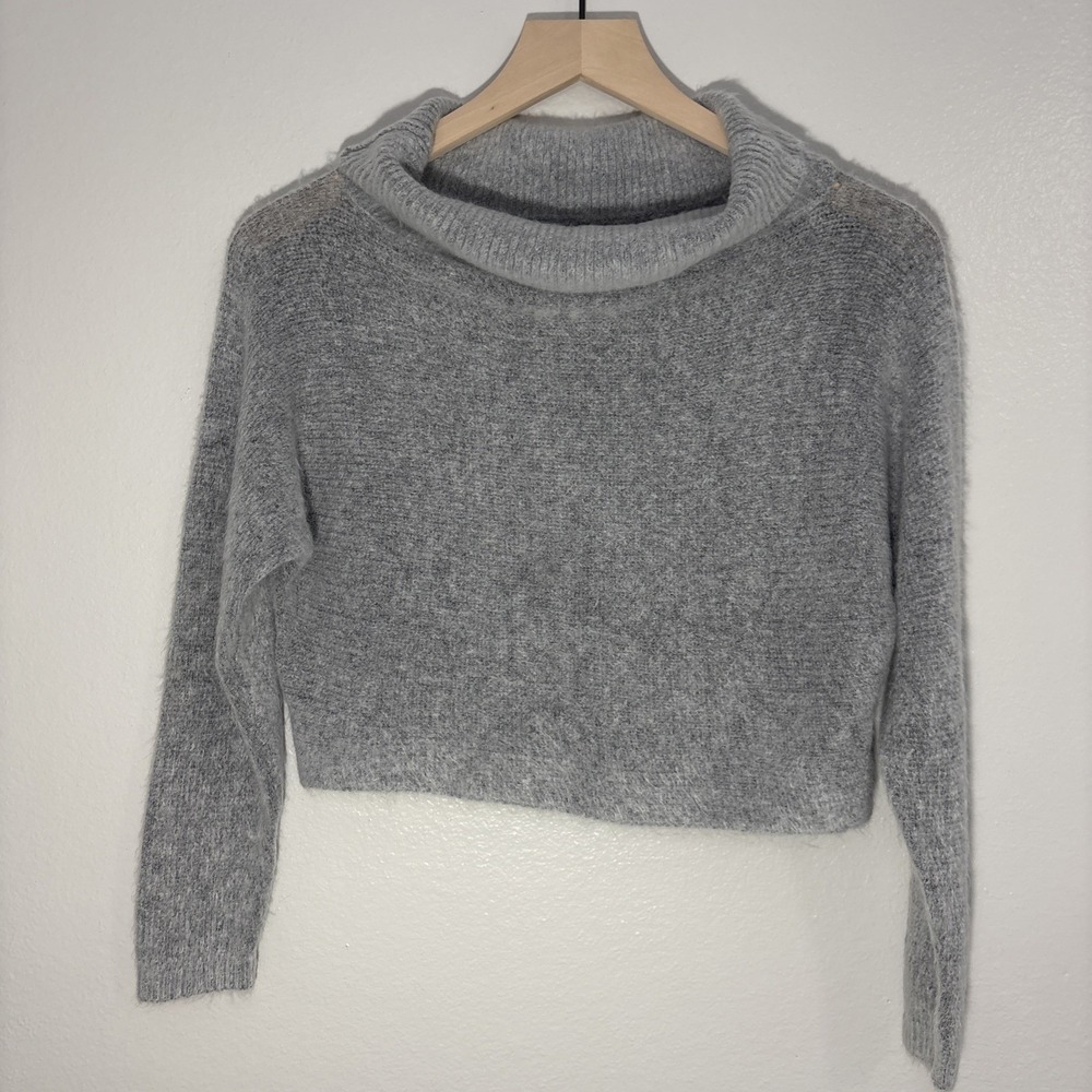NWT Women's Gray Cowl Neck Cropped Long Sleeve Sweater Size M Cozy Olivaceous